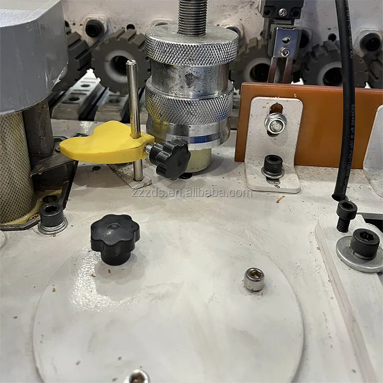 Woodworking Edging Machine Cabinet Edge Banding Machine Automatic Easy to Operate Corner Trimming