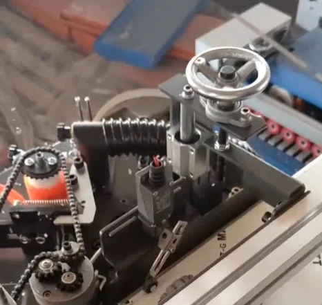 Small Multifunction 45 Degree Angle Edge Banding Machine for Wood Cabinet Pvc Using Pur Hot-Melt Glue