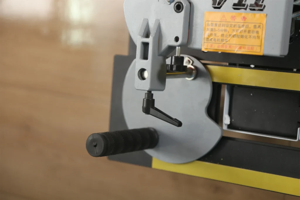 Small Portable Handle Edge Bander Edge Banding Machine for Straight or Curve